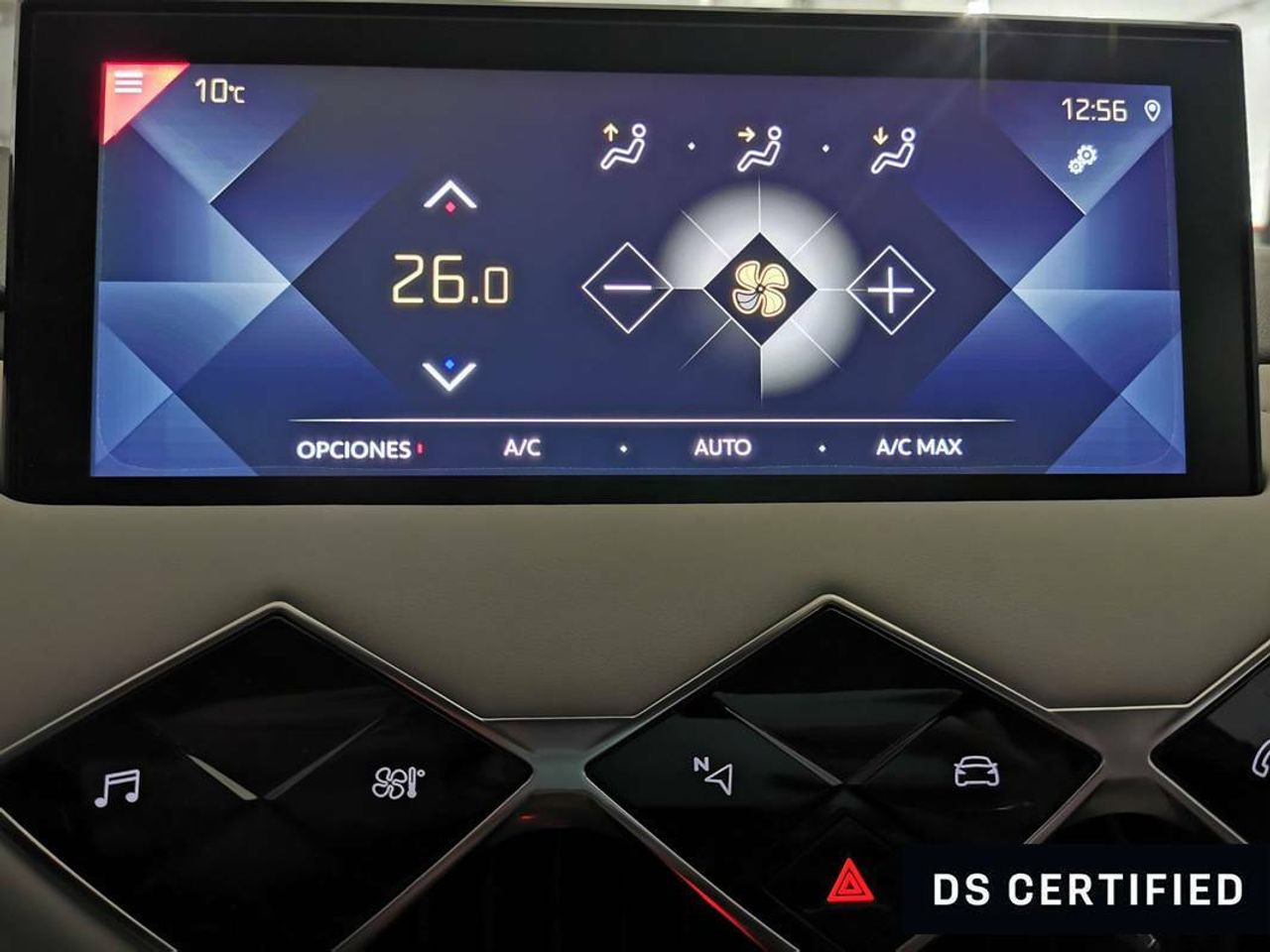 Foto DS Automobiles DS 3 32