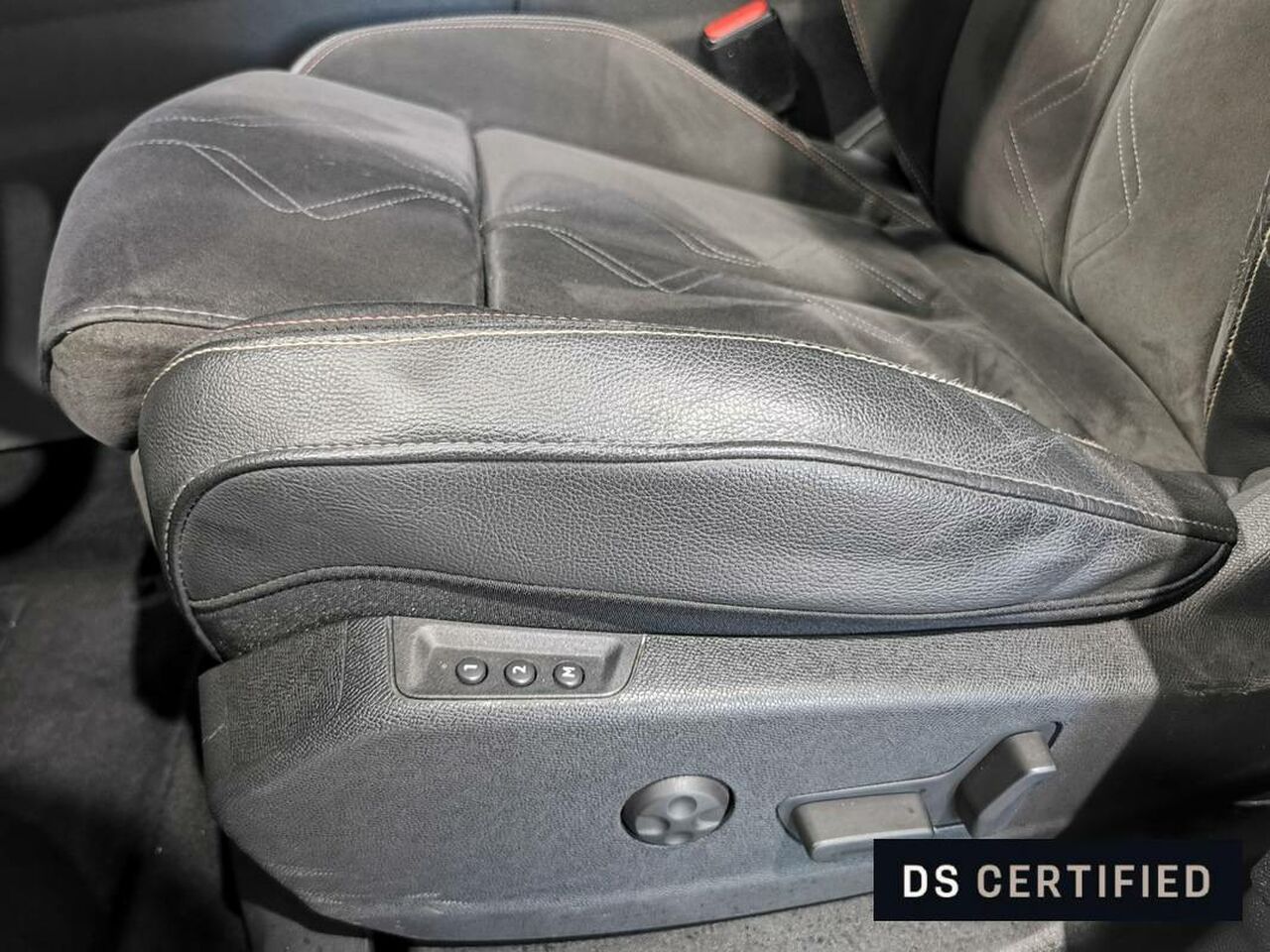Foto DS Automobiles DS 7 24