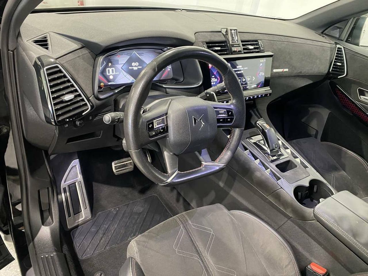 Foto DS Automobiles DS 7 9