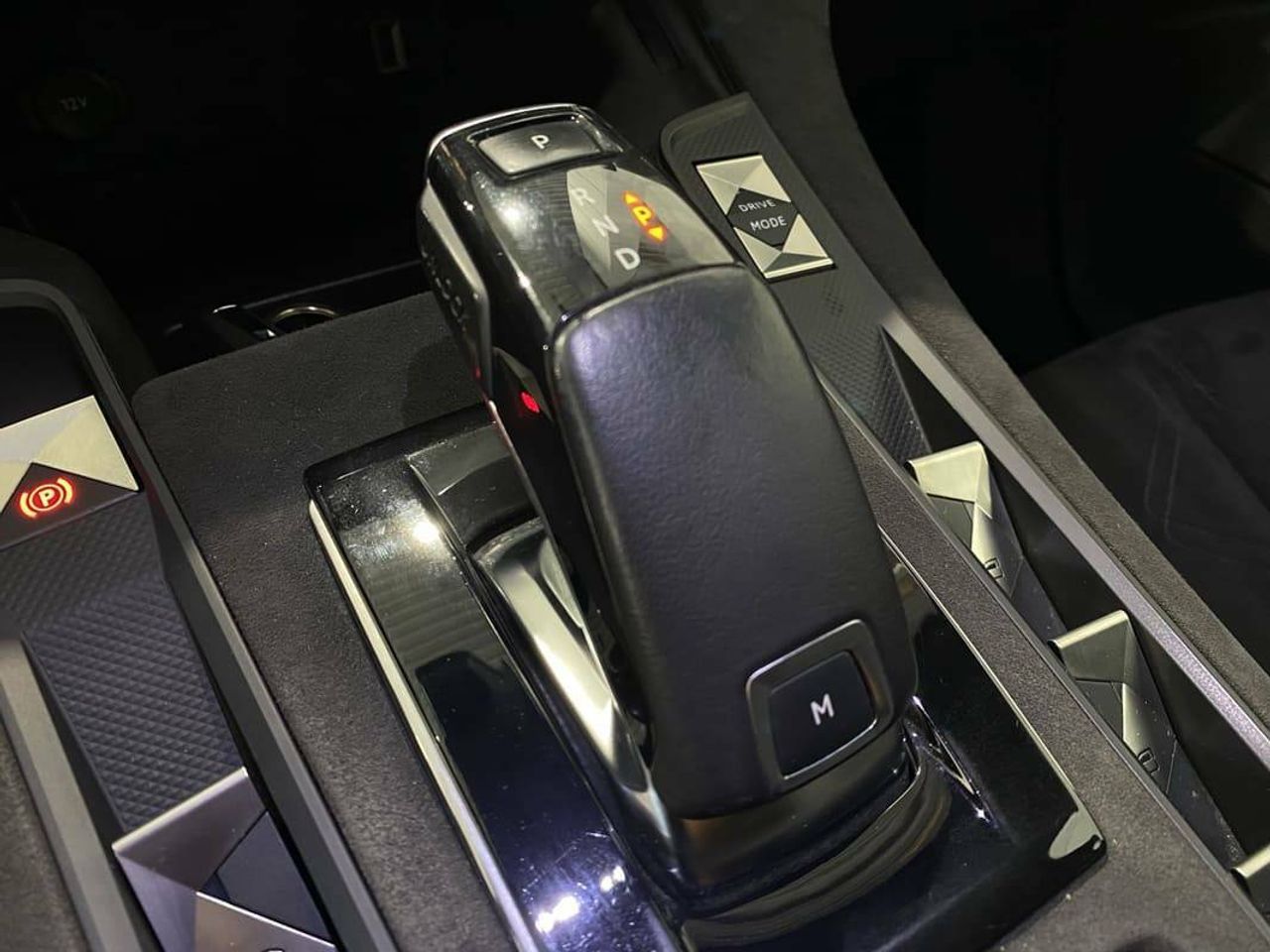 Foto DS Automobiles DS 7 11