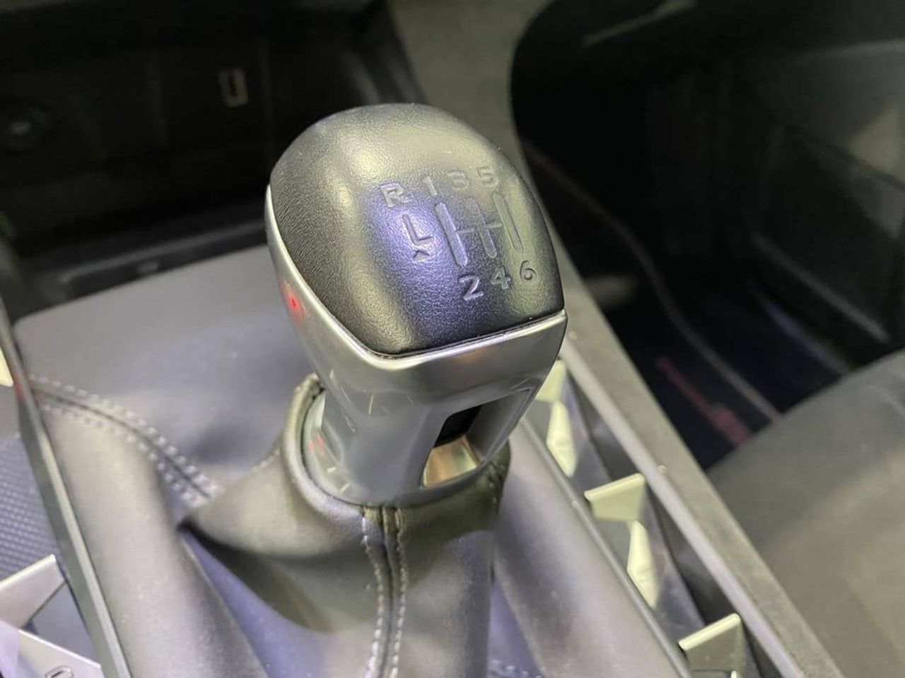Foto DS Automobiles DS 7 10