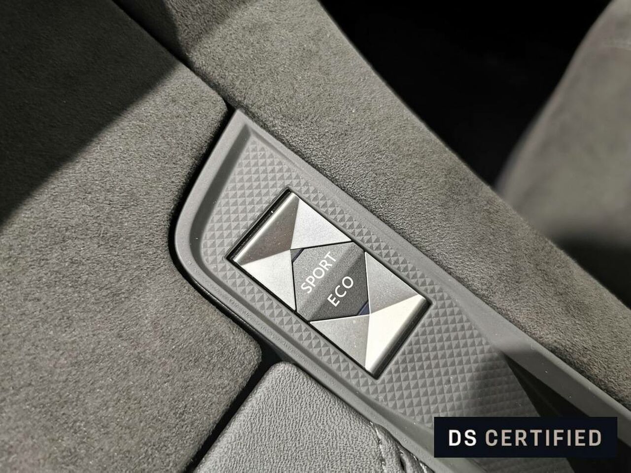 Foto DS Automobiles DS 7 28
