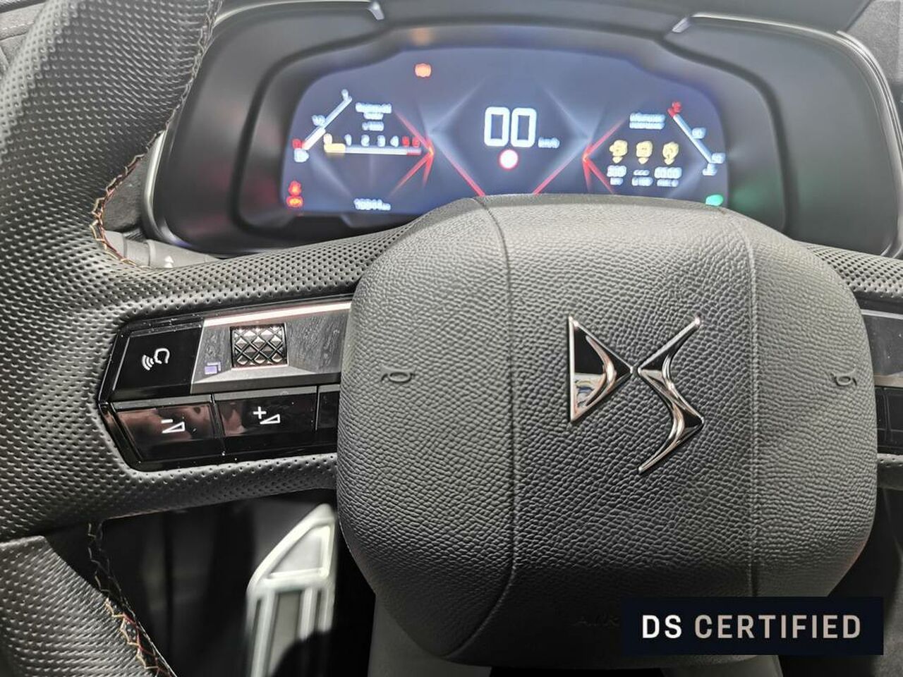 Foto DS Automobiles DS 7 30