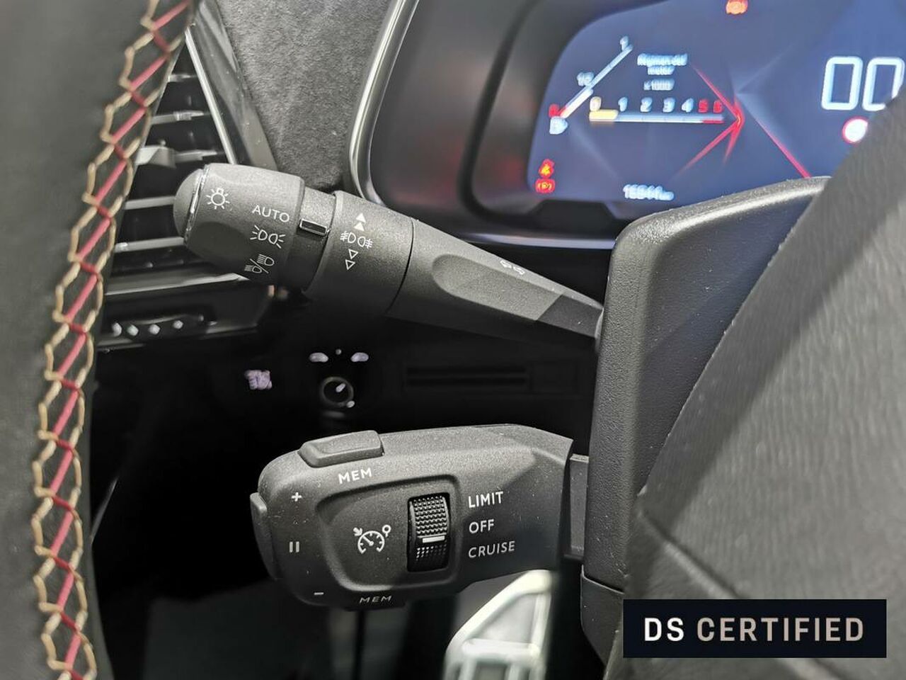 Foto DS Automobiles DS 7 31