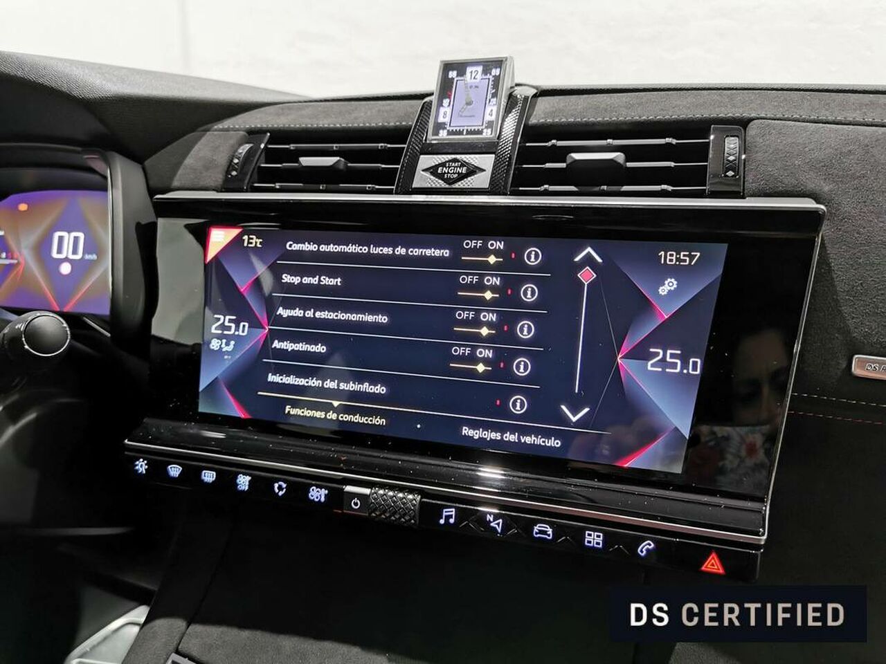 Foto DS Automobiles DS 7 36