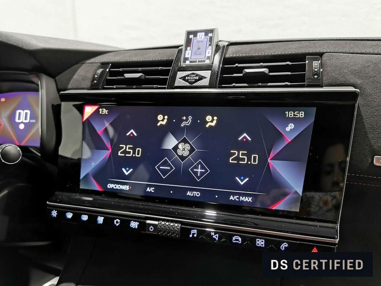 Foto DS Automobiles DS 7 37