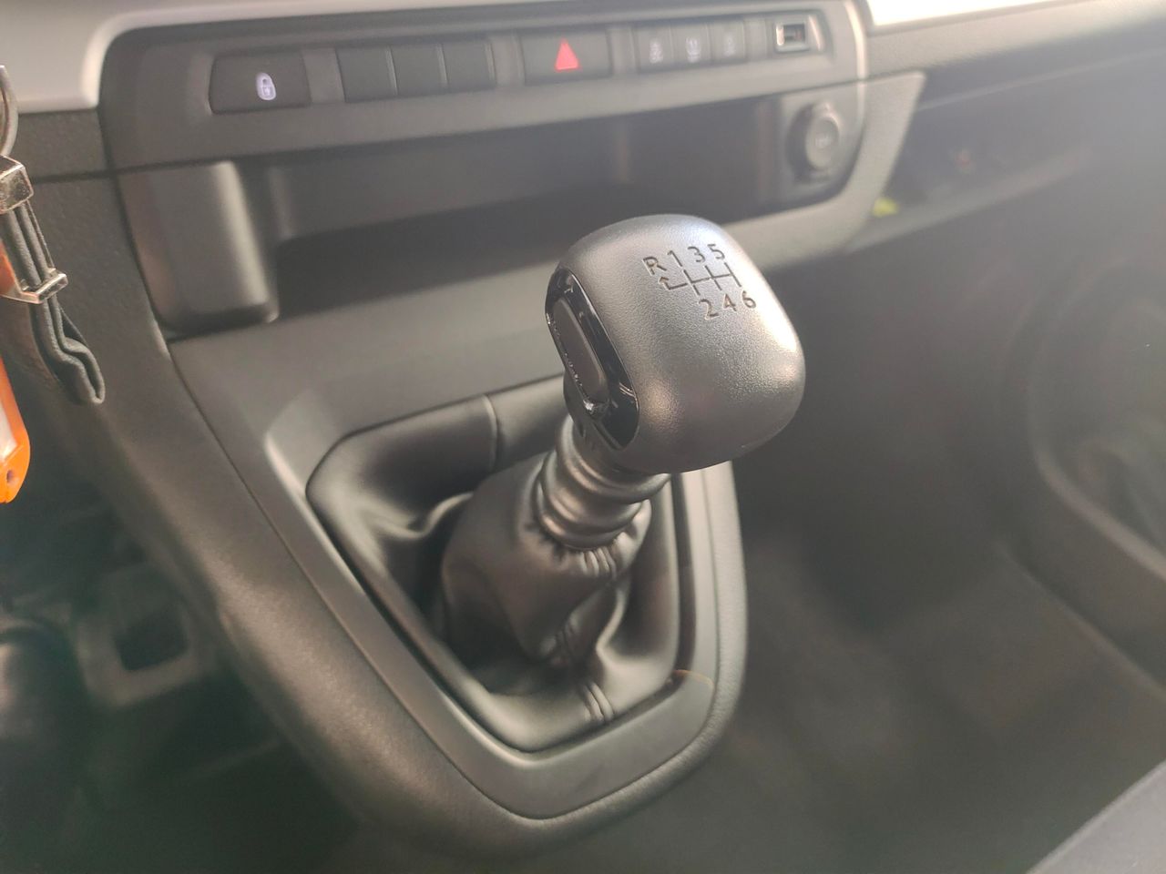 Foto Toyota Proace 19