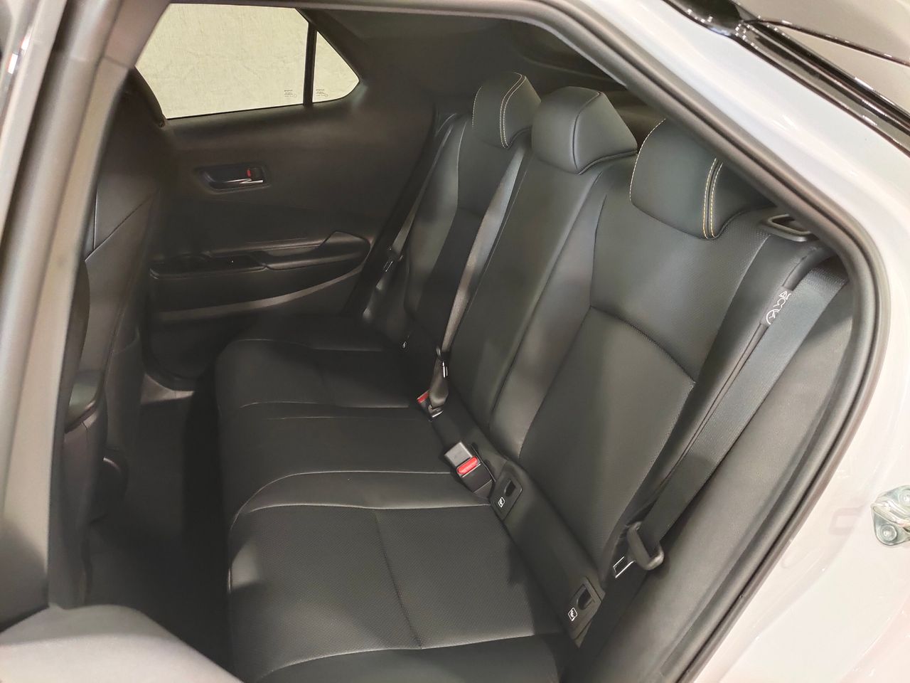 Foto Toyota C-HR 11