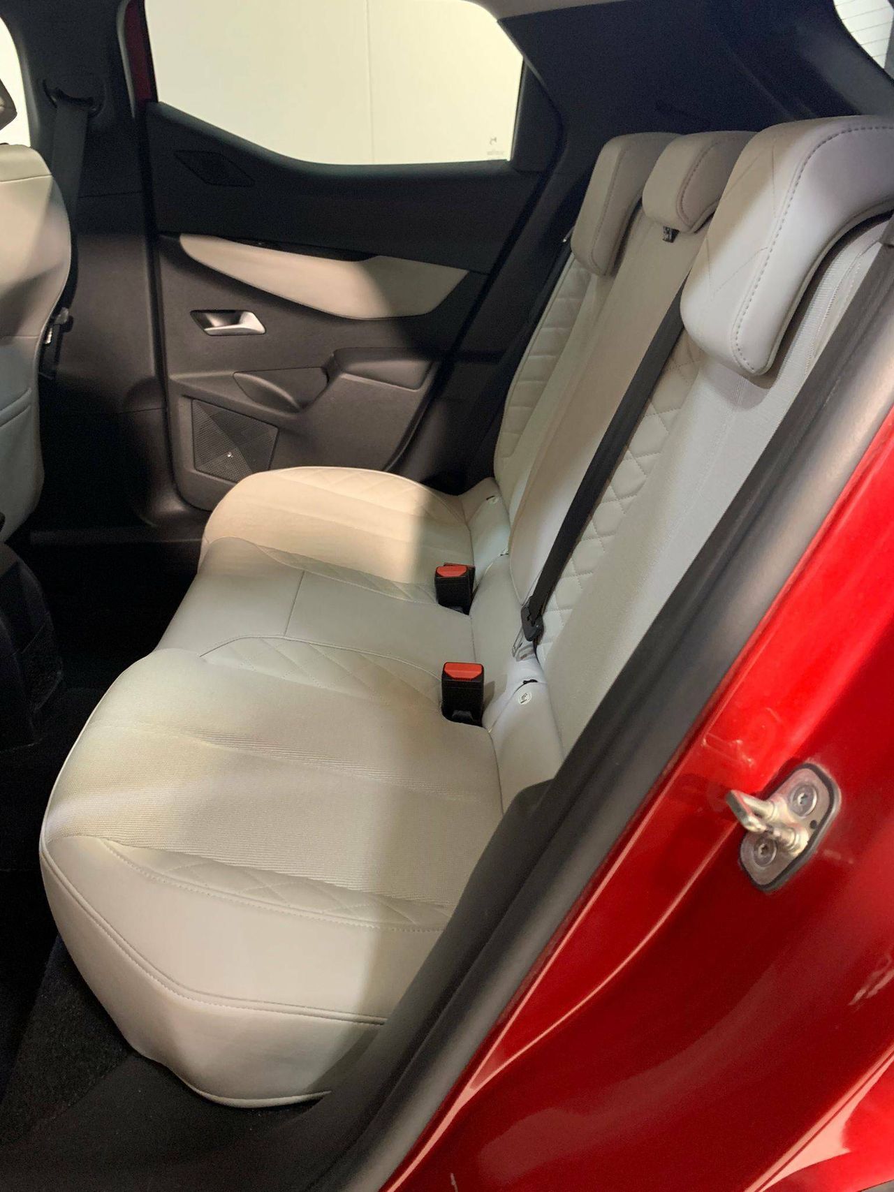 Foto DS Automobiles DS 3 10