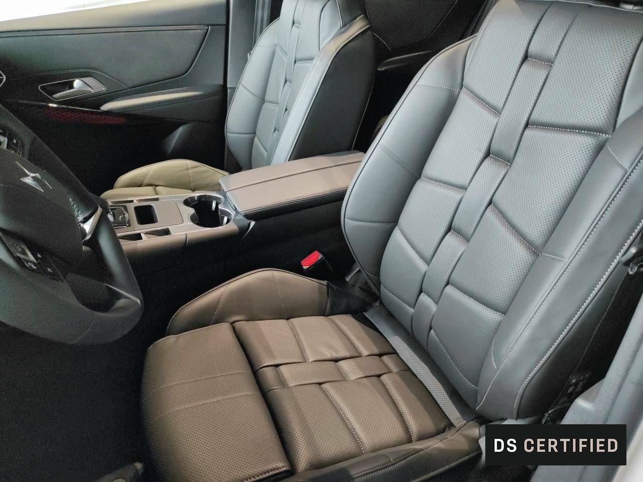 Foto DS Automobiles DS 7 9