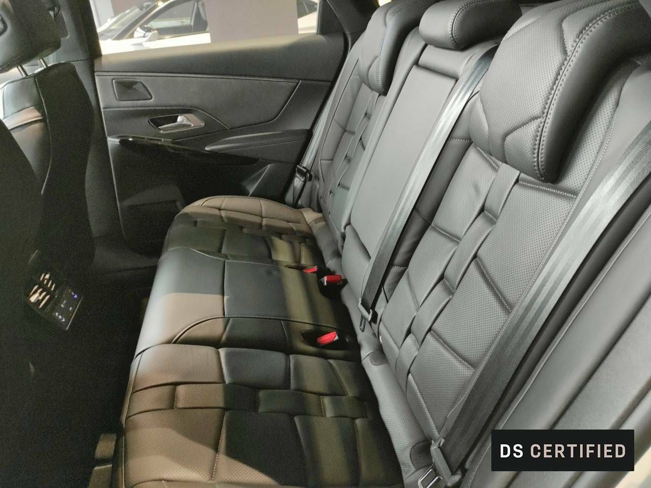 Foto DS Automobiles DS 7 10