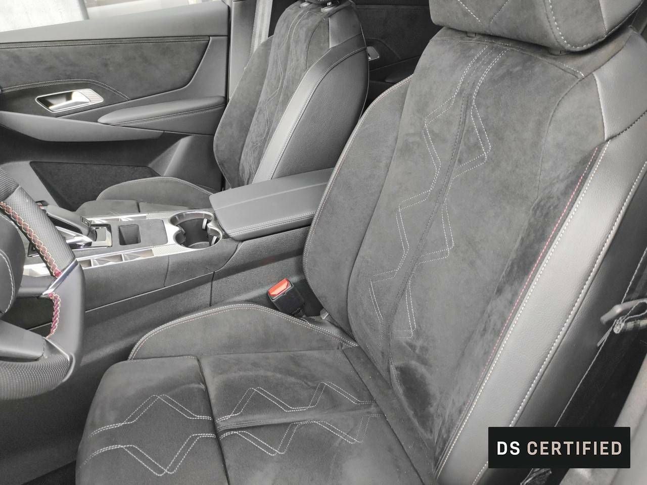 Foto DS Automobiles DS 7 9