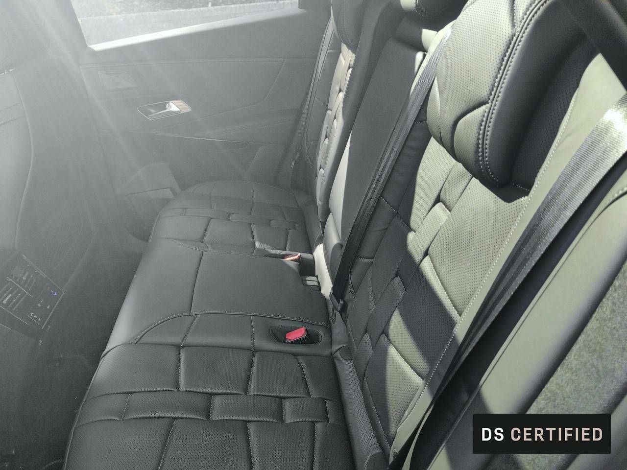 Foto DS Automobiles DS 7 10