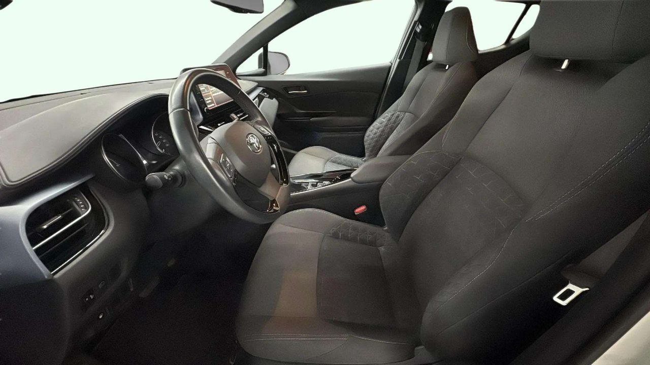 Foto Toyota C-HR 9