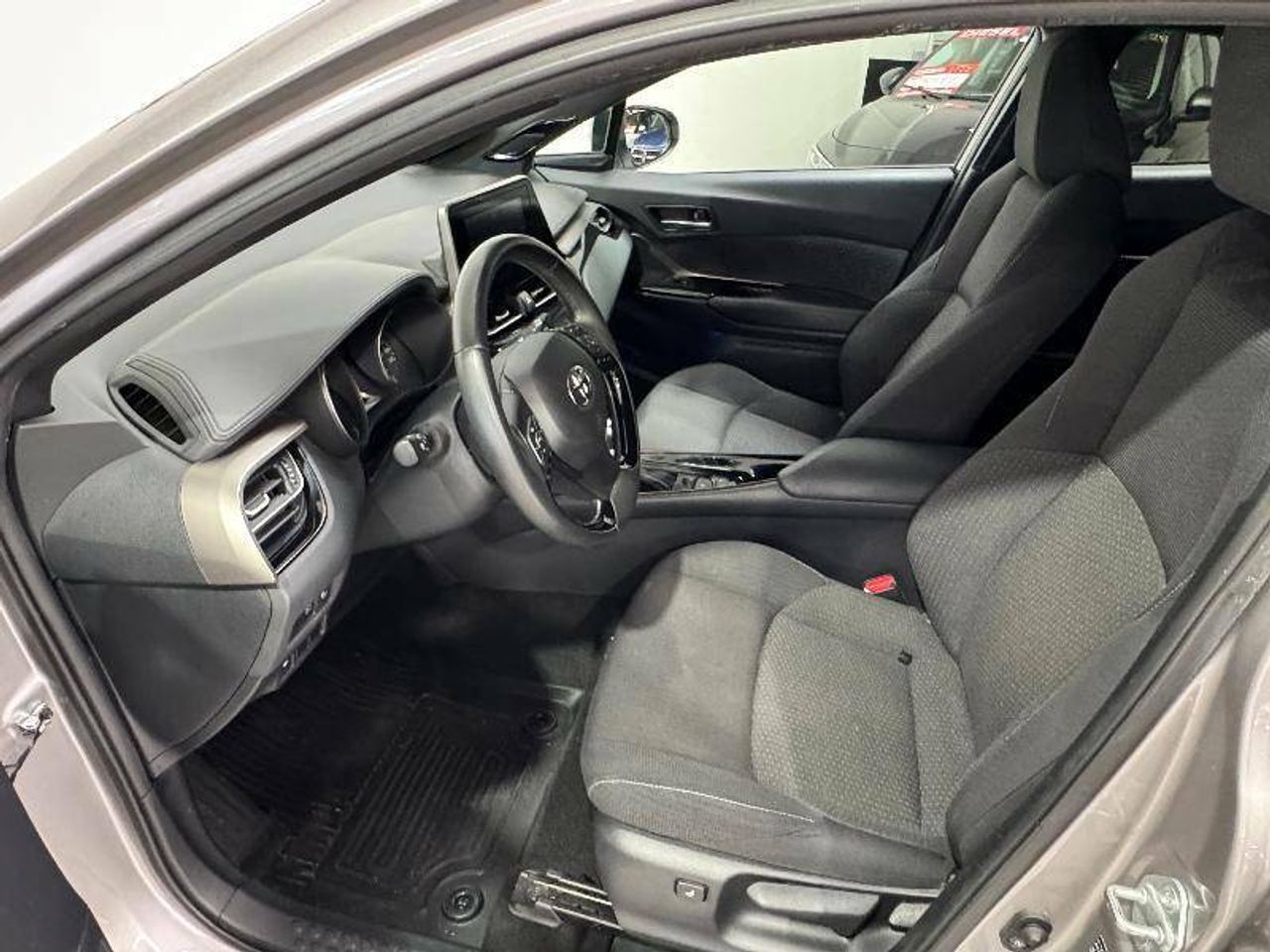 Foto Toyota C-HR 9