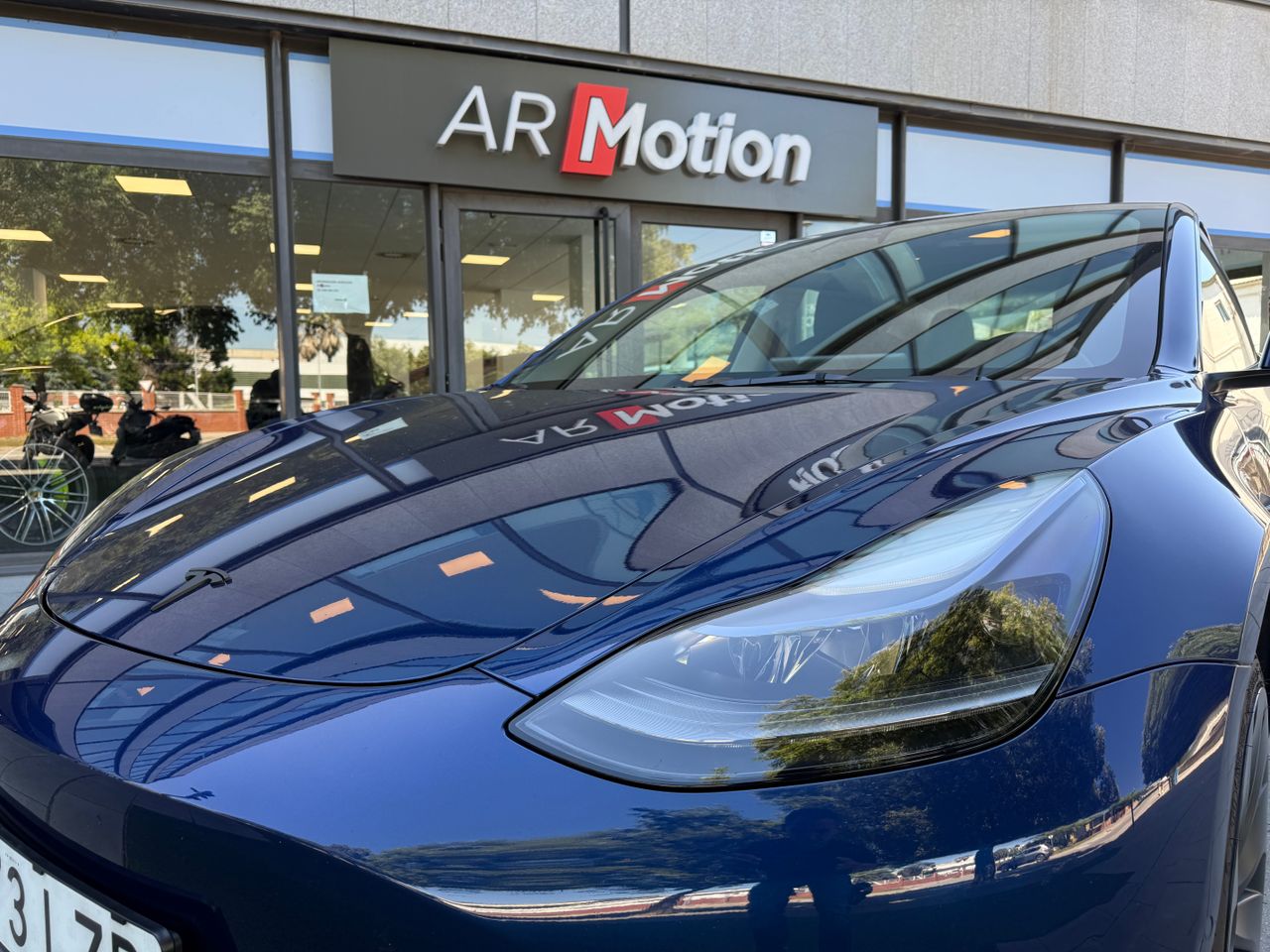 Foto Tesla Model 3 4