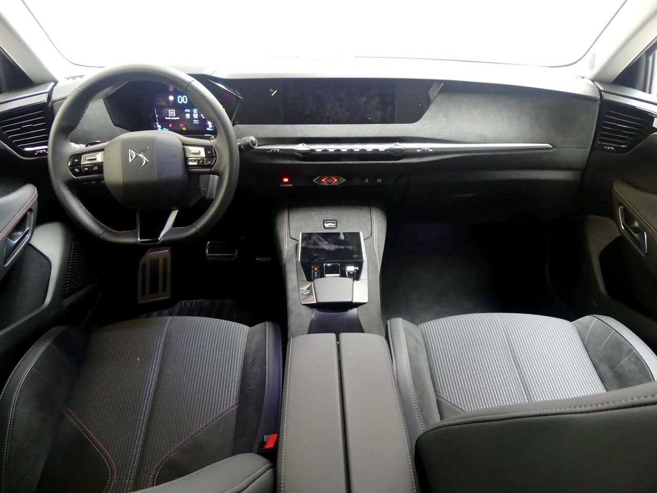 Foto DS Automobiles DS 4 17