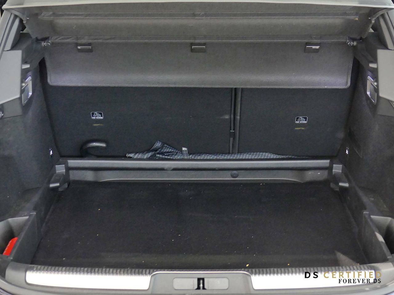 Foto DS Automobiles DS 7 8
