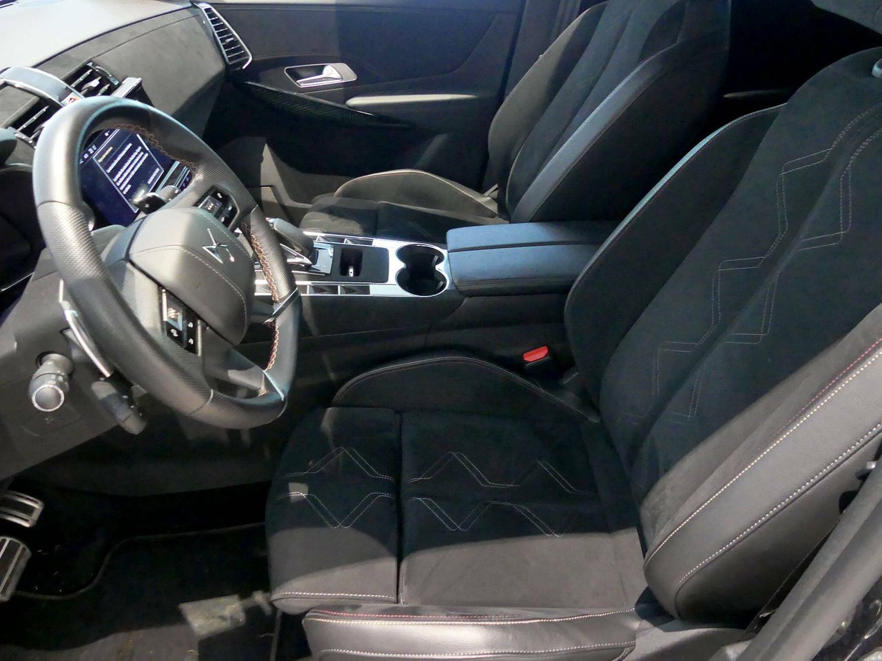 Foto DS Automobiles DS 7 11