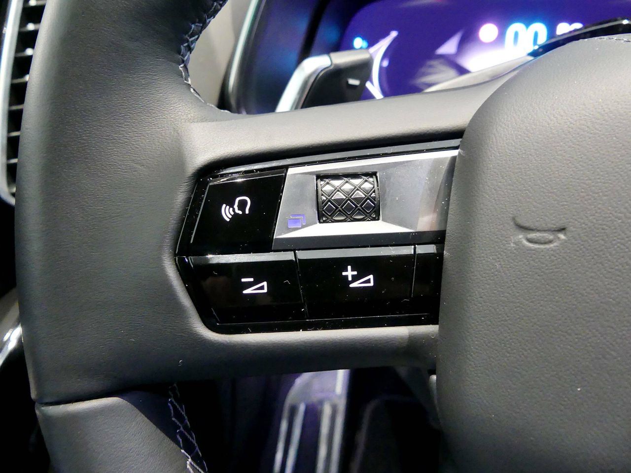 Foto DS Automobiles DS 7 18