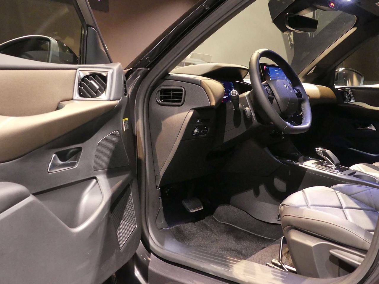Foto DS Automobiles DS 3 18