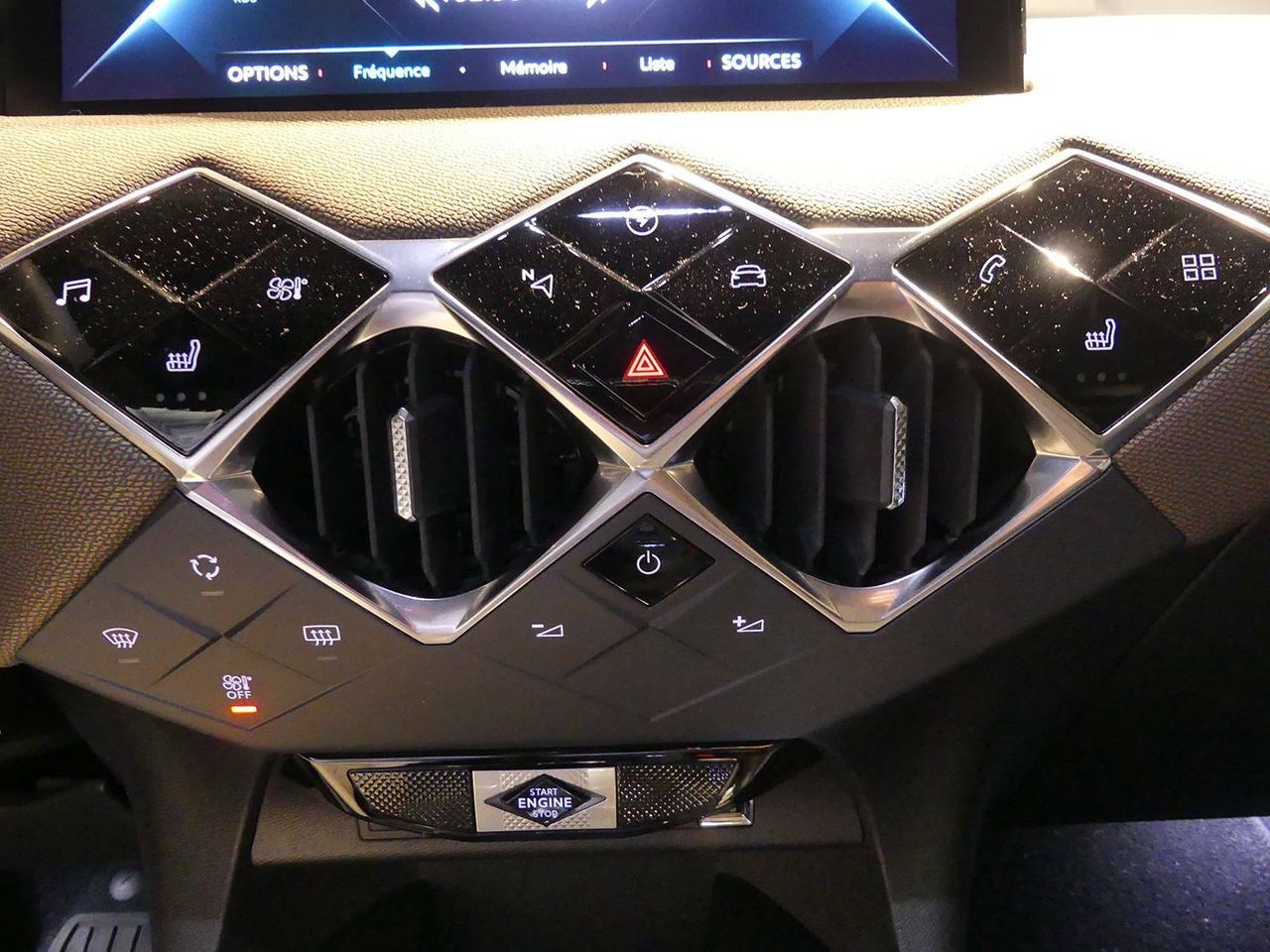 Foto DS Automobiles DS 3 28