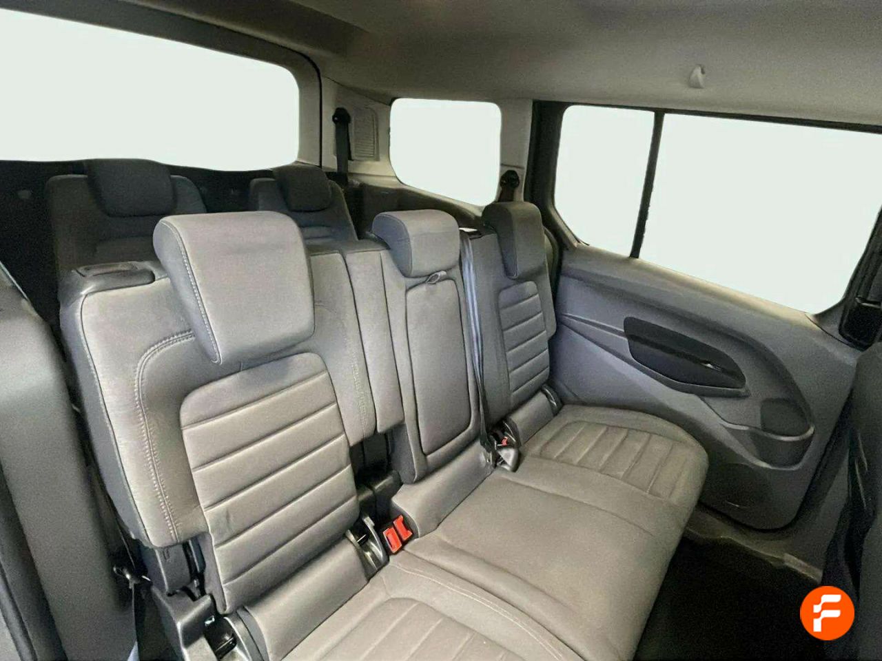 Foto Ford Tourneo Connect 15
