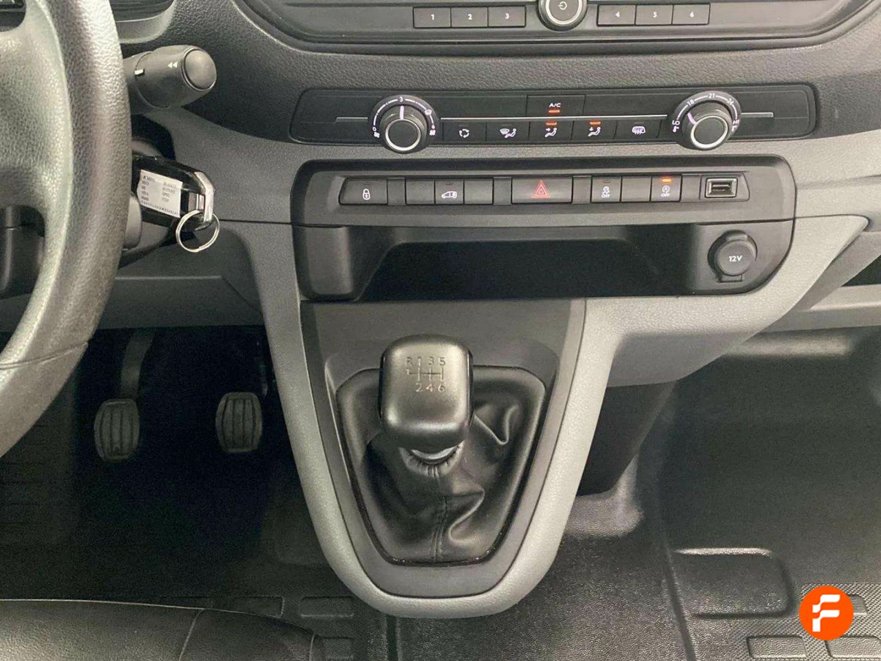 Foto Opel Vivaro 11