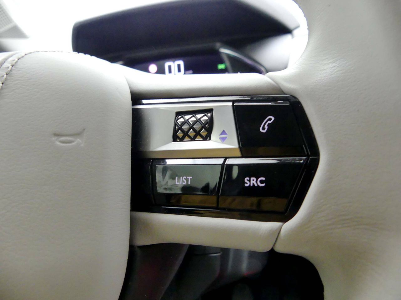 Foto DS Automobiles DS 3 11