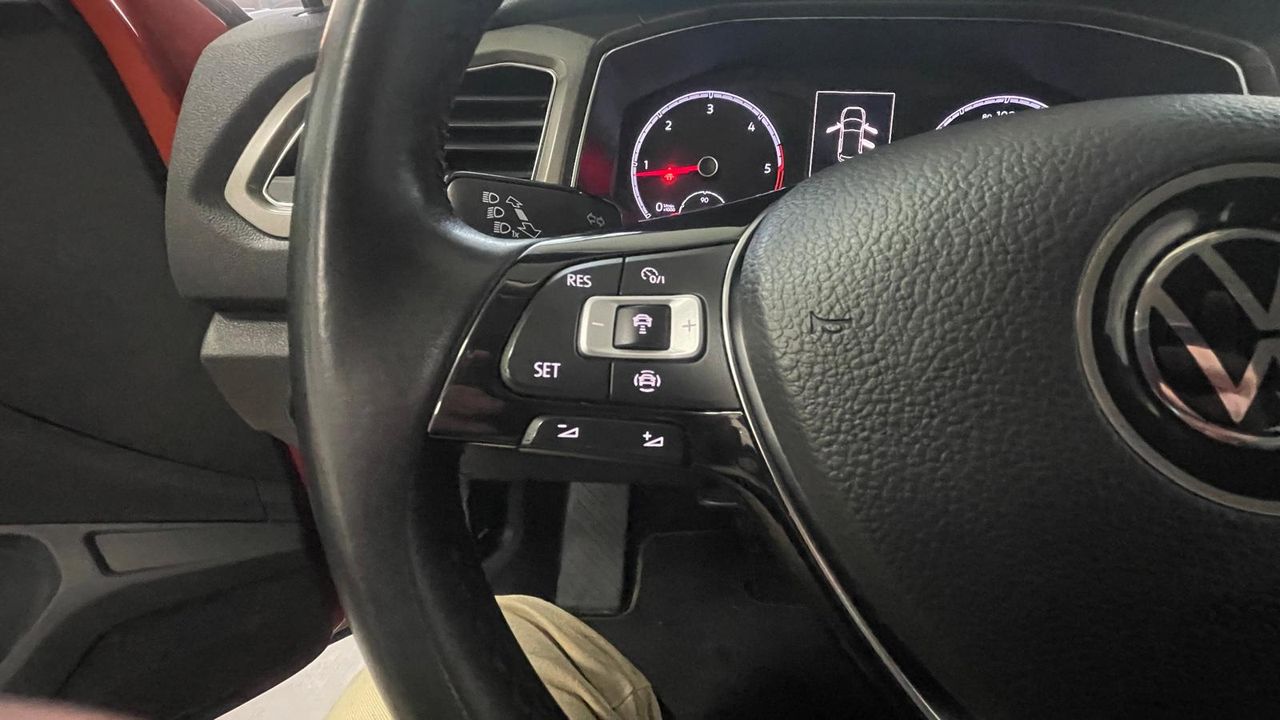 Foto Volkswagen T-Roc 10