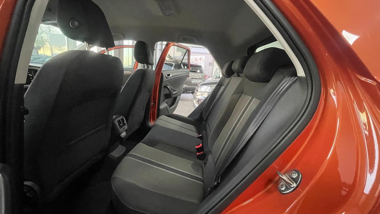 Foto Volkswagen T-Roc 17