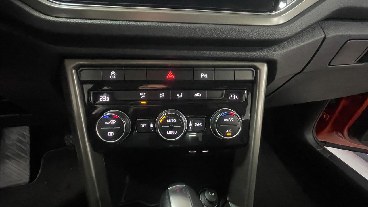 Foto Volkswagen T-Roc 19