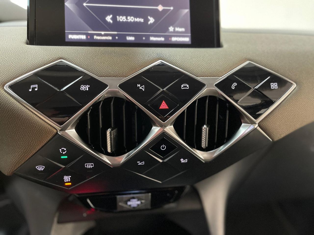 Foto DS Automobiles DS 3 12