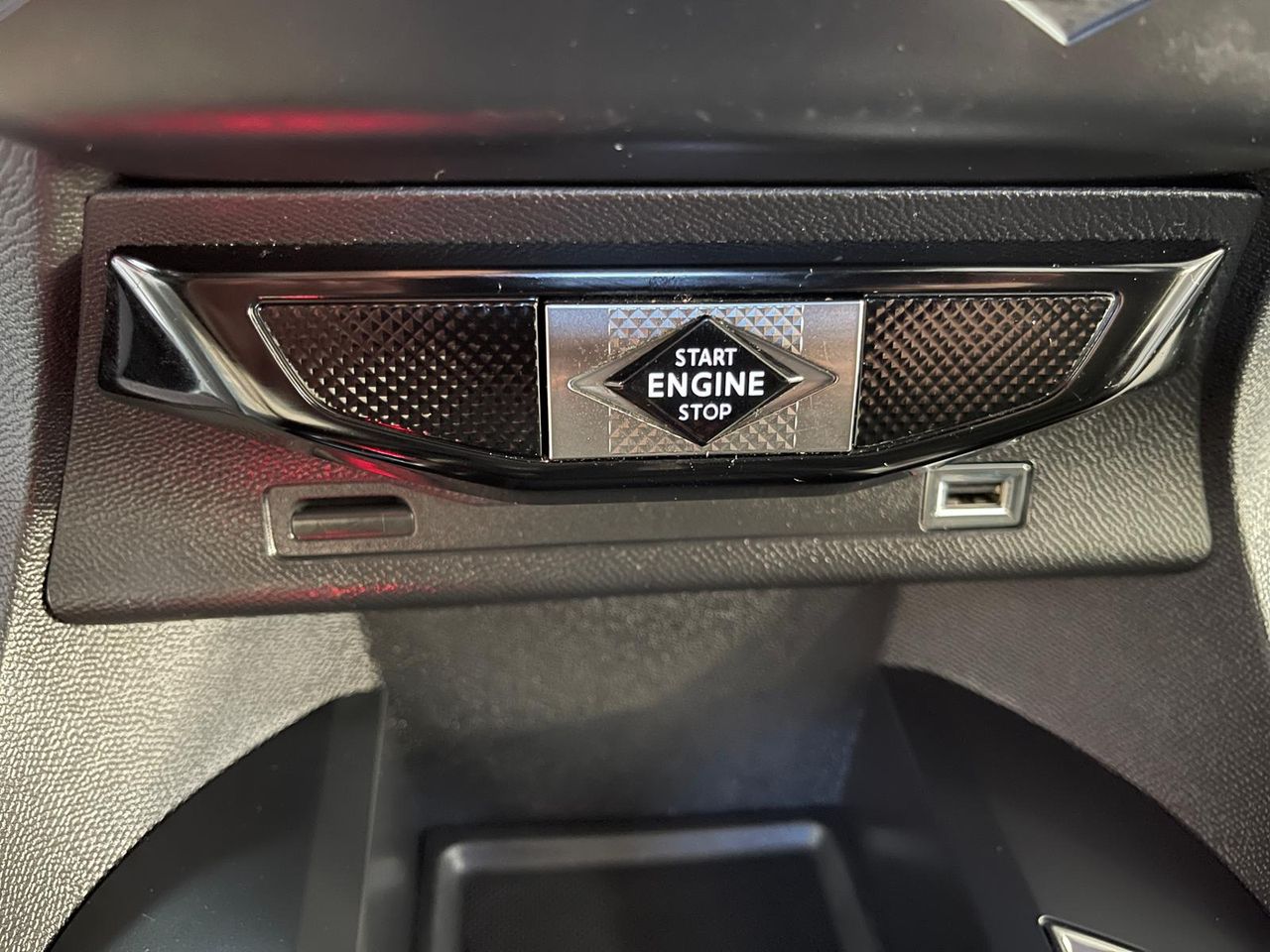 Foto DS Automobiles DS 3 14