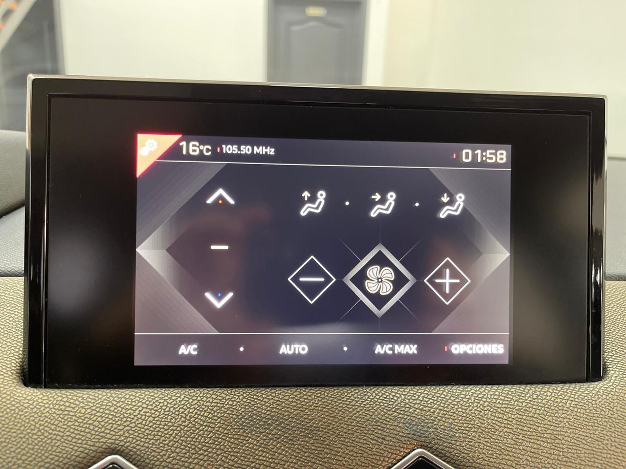 Foto DS Automobiles DS 3 28