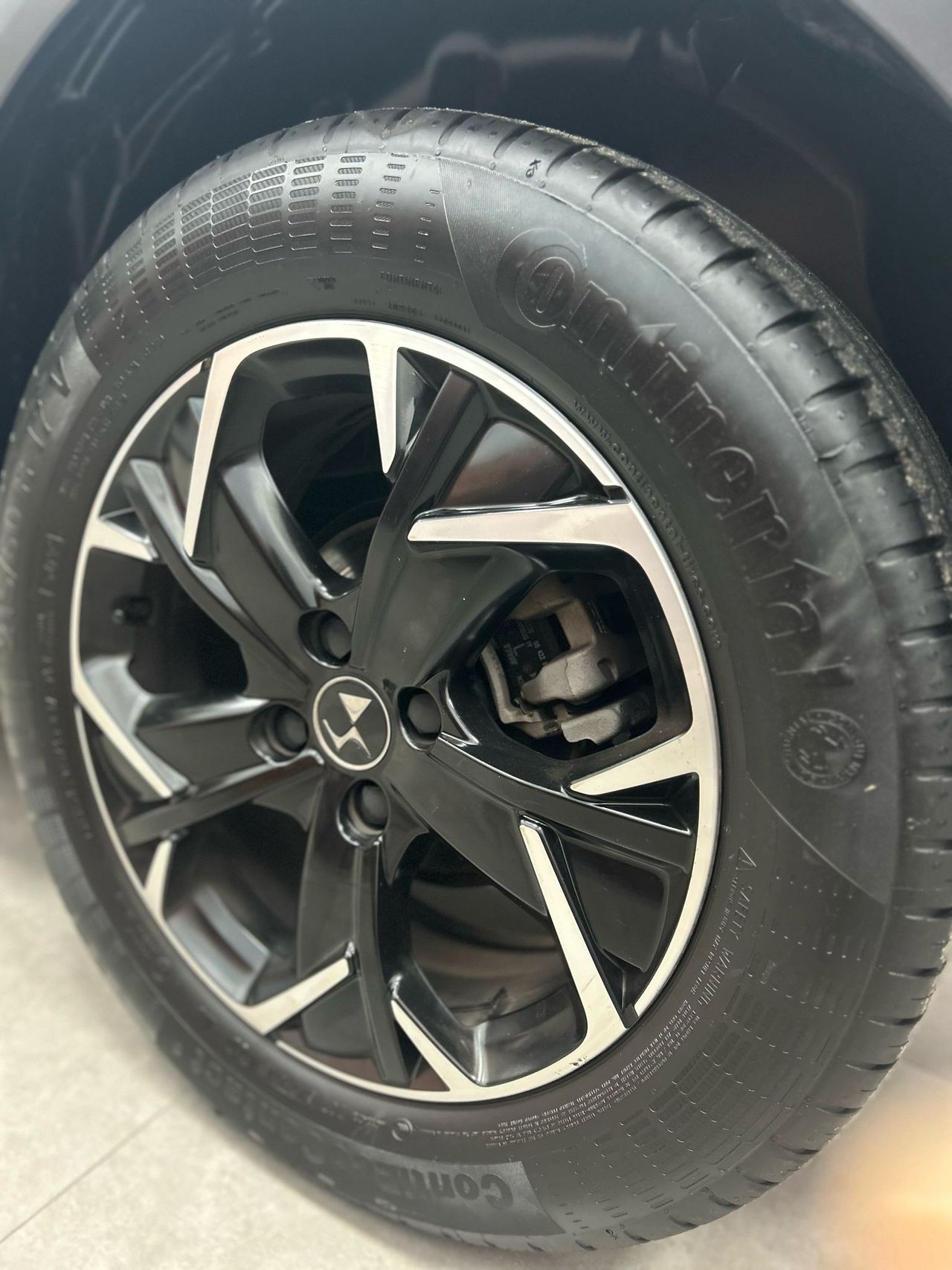 Foto DS Automobiles DS 3 36