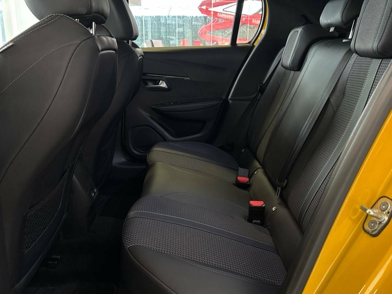Foto Peugeot 208 17