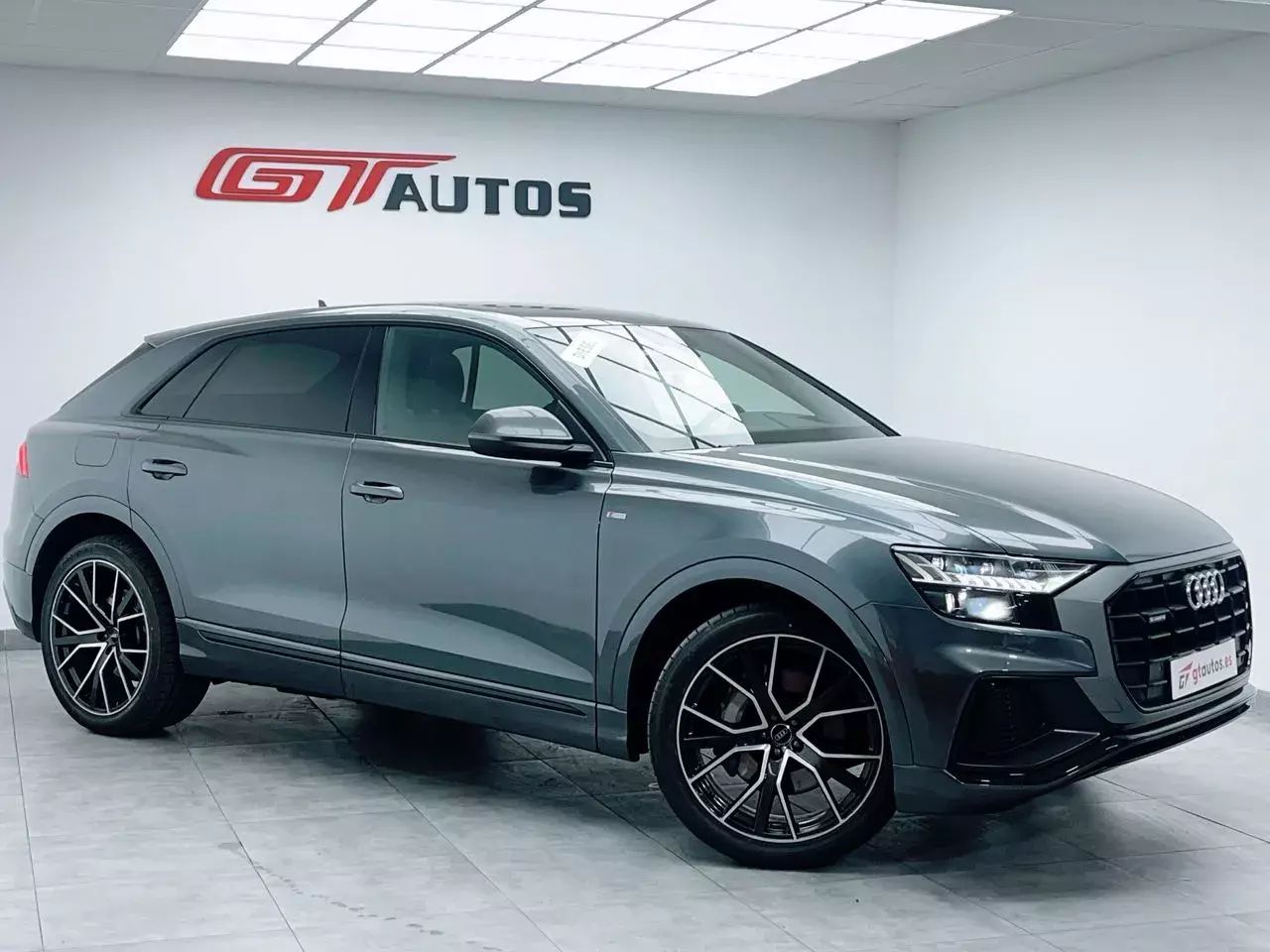 Foto Audi Q8 14