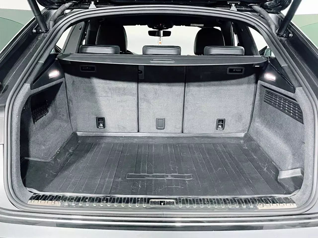 Foto Audi Q8 25