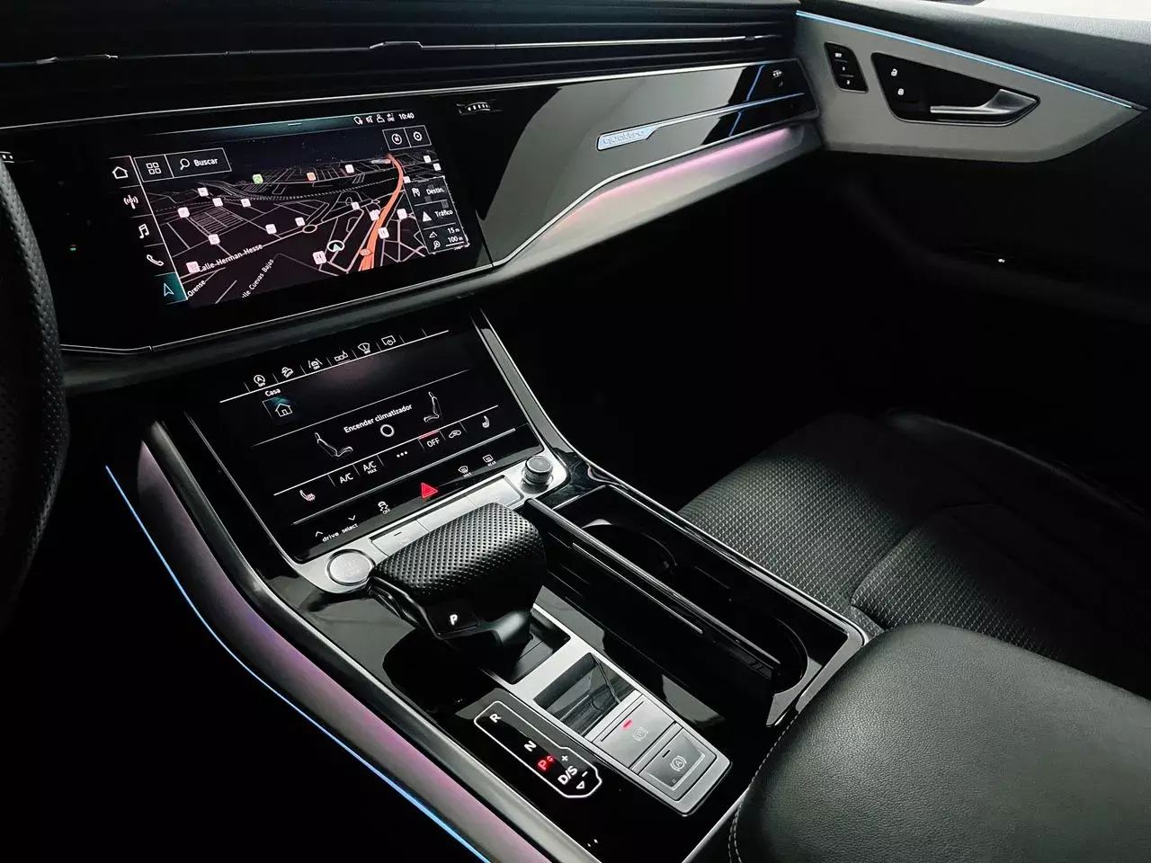 Foto Audi Q8 36