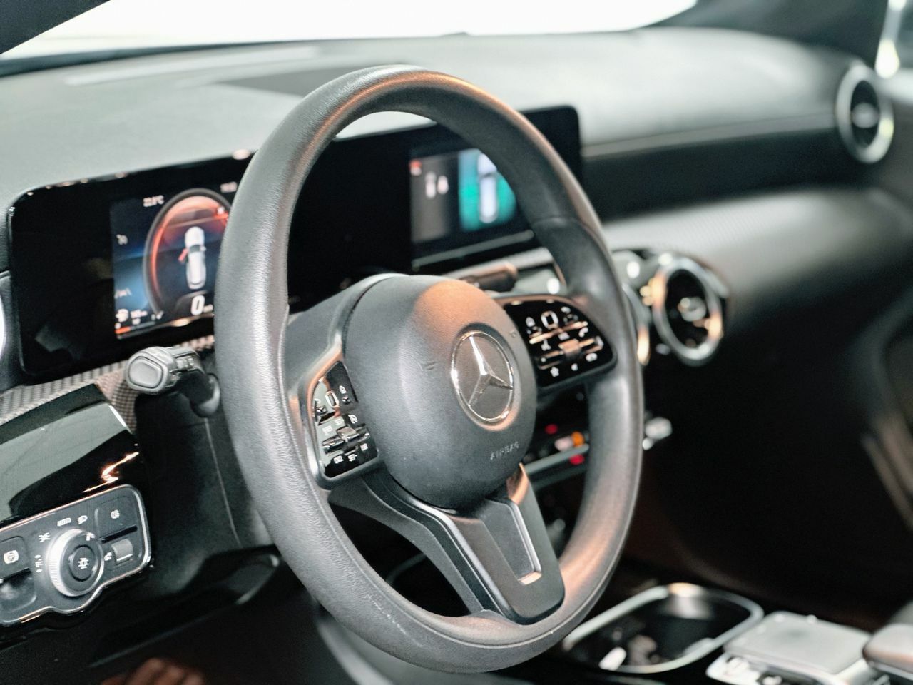 Foto Mercedes-Benz Clase CLA 16