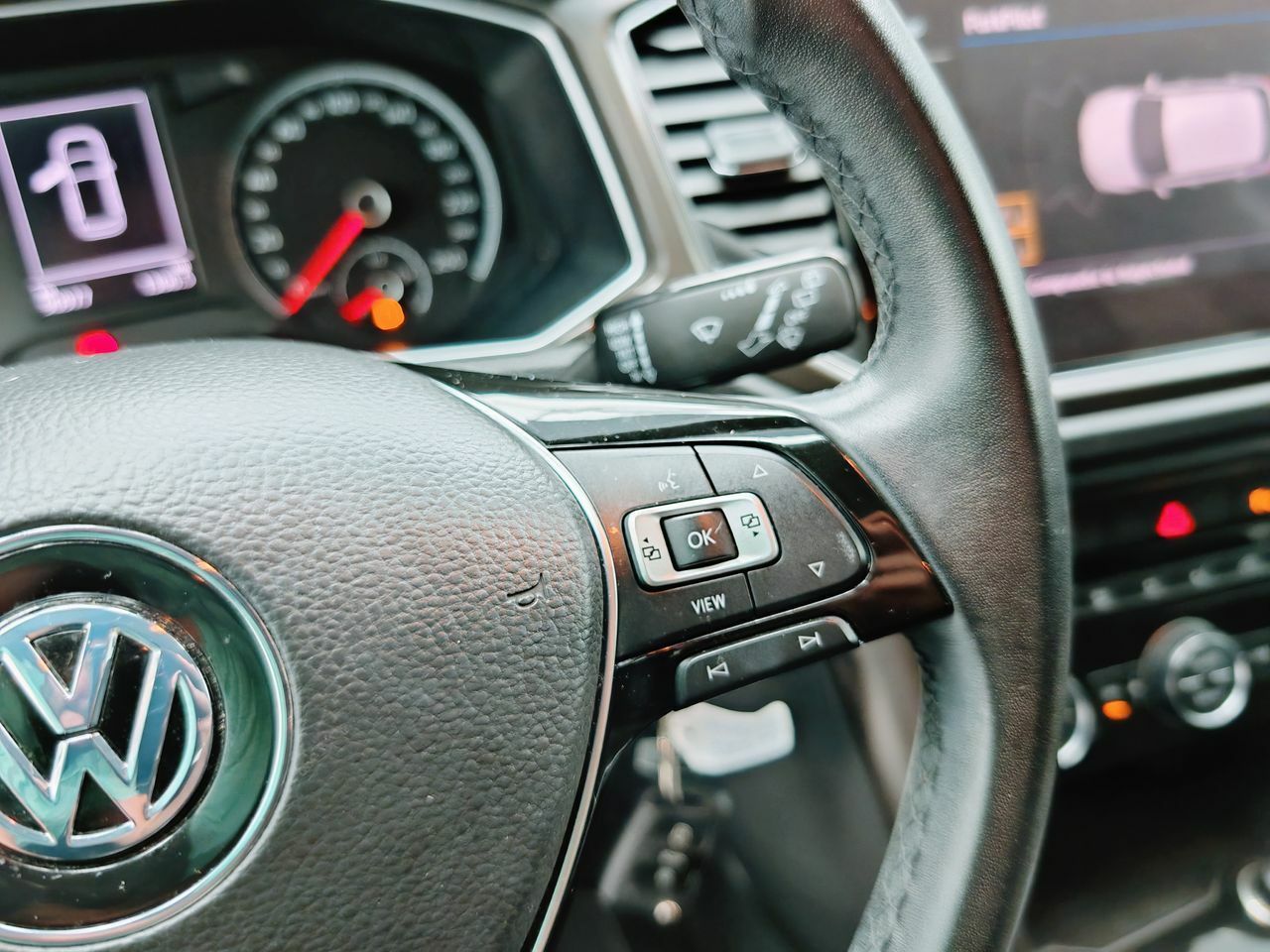 Foto Volkswagen T-Roc 17