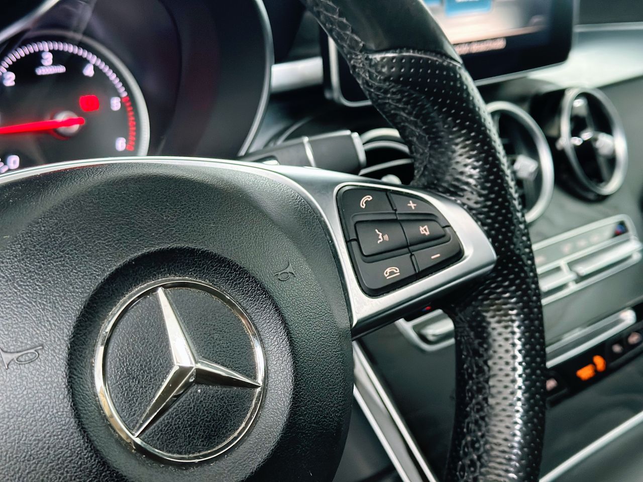 Foto Mercedes-Benz Clase GLC 24