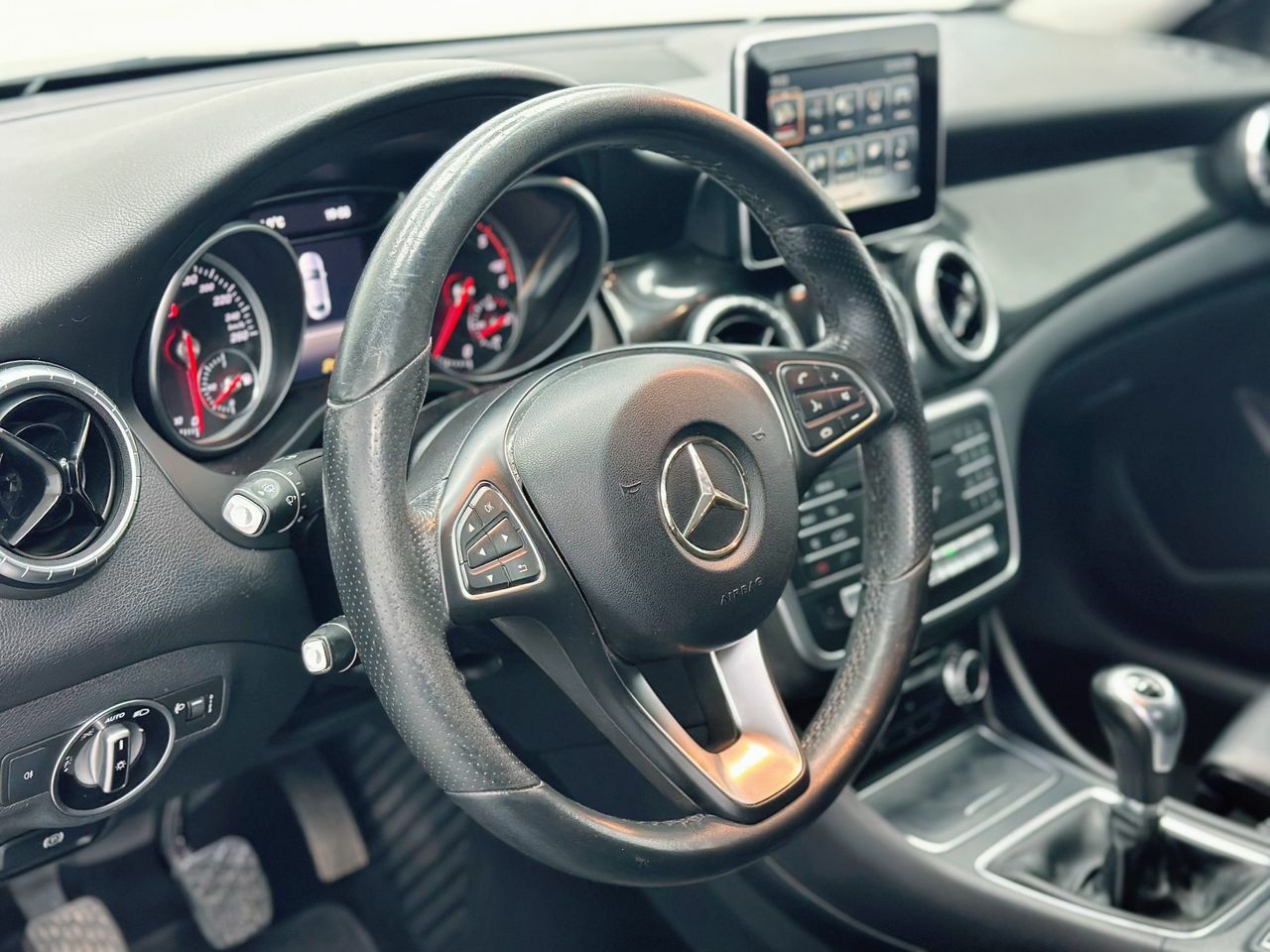 Foto Mercedes-Benz Clase CLA 2