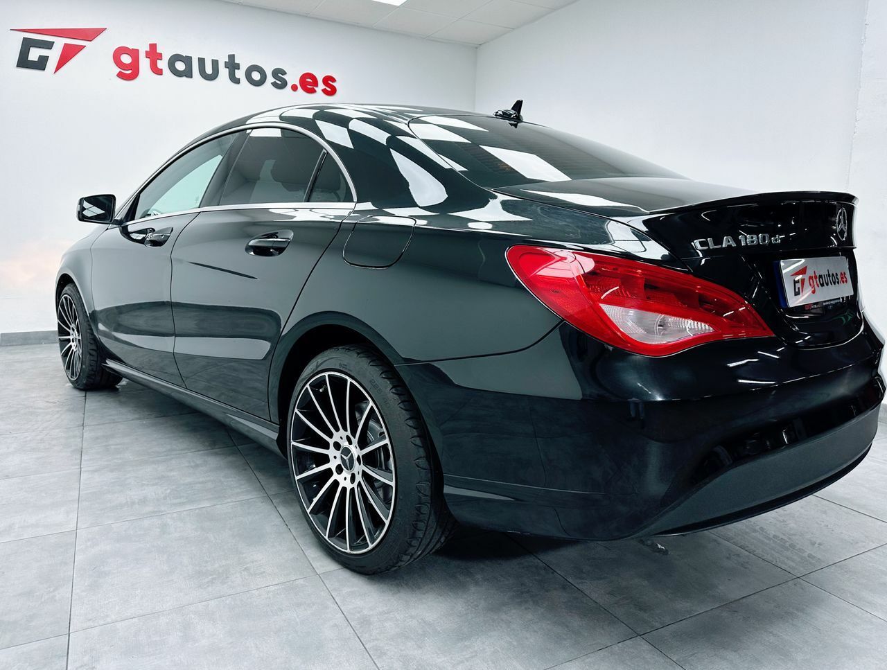 Foto Mercedes-Benz Clase CLA 4