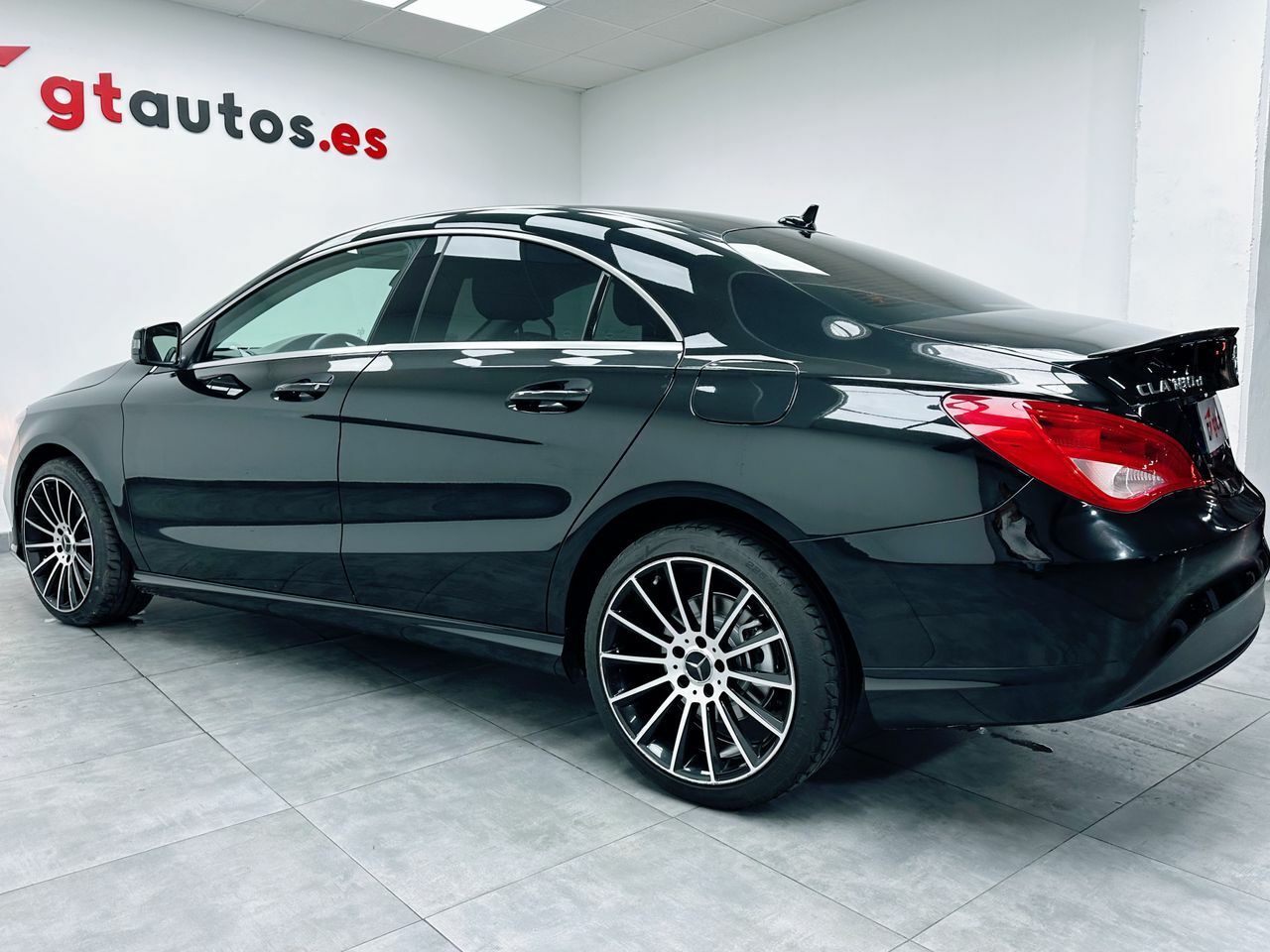 Foto Mercedes-Benz Clase CLA 8