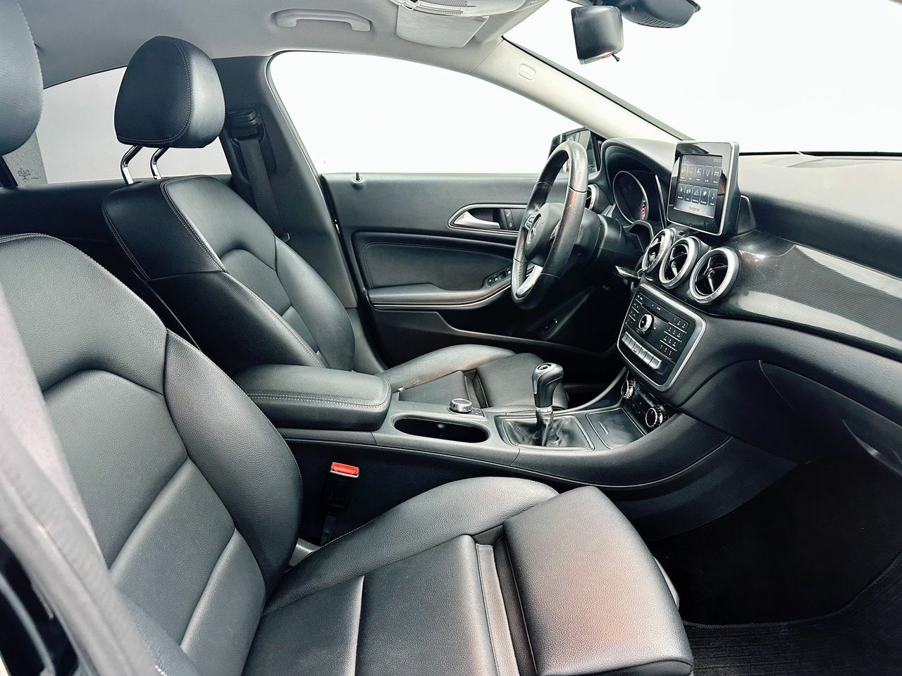 Foto Mercedes-Benz Clase CLA 14