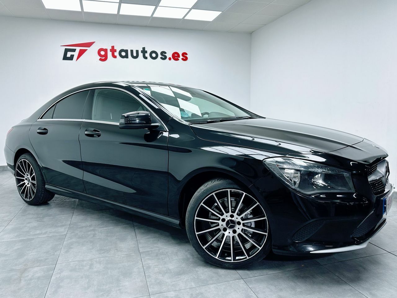 Foto Mercedes-Benz Clase CLA 16
