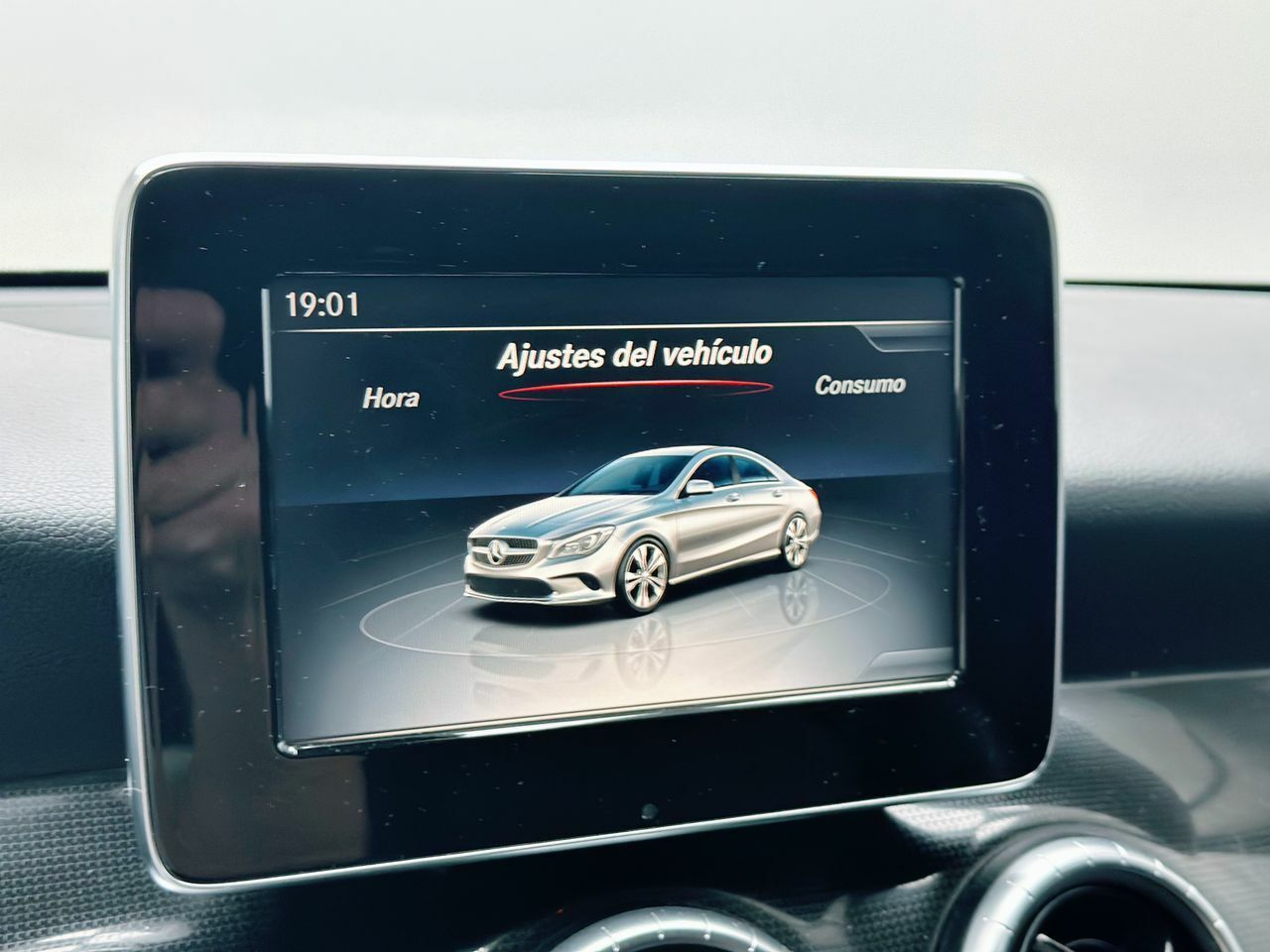 Foto Mercedes-Benz Clase CLA 19