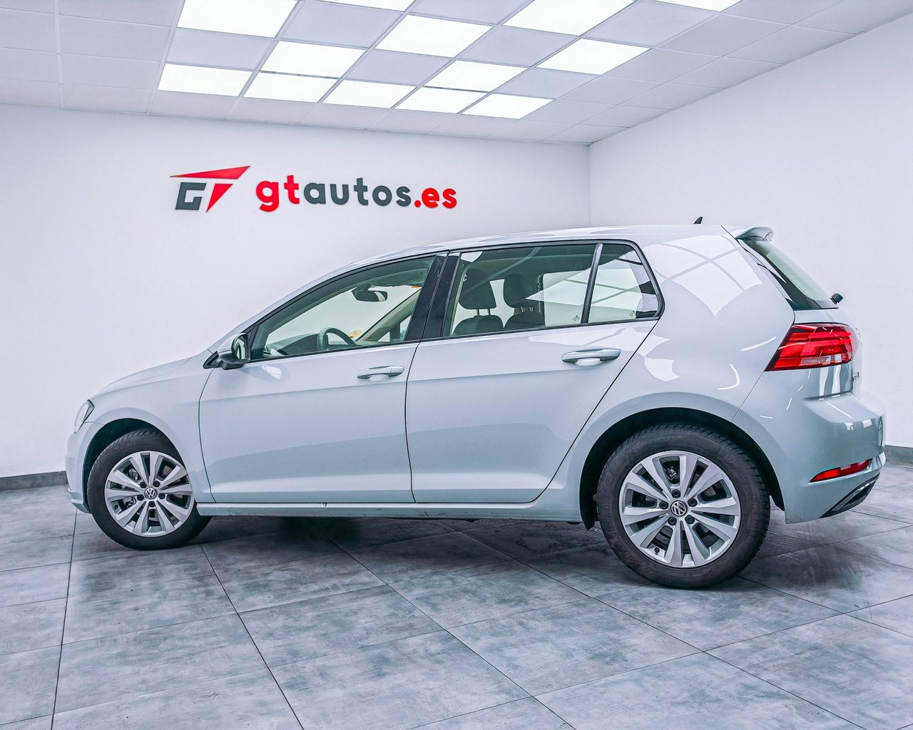 Foto Volkswagen Golf 28